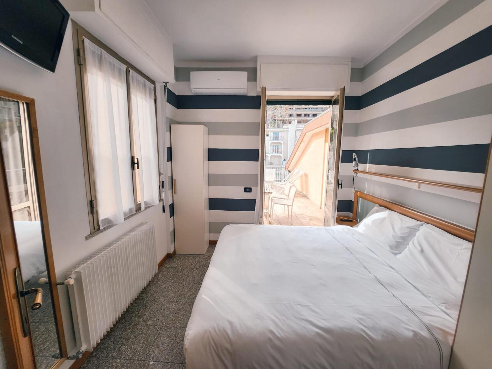 Residence Corallo Αλάσιο Εξωτερικό φωτογραφία